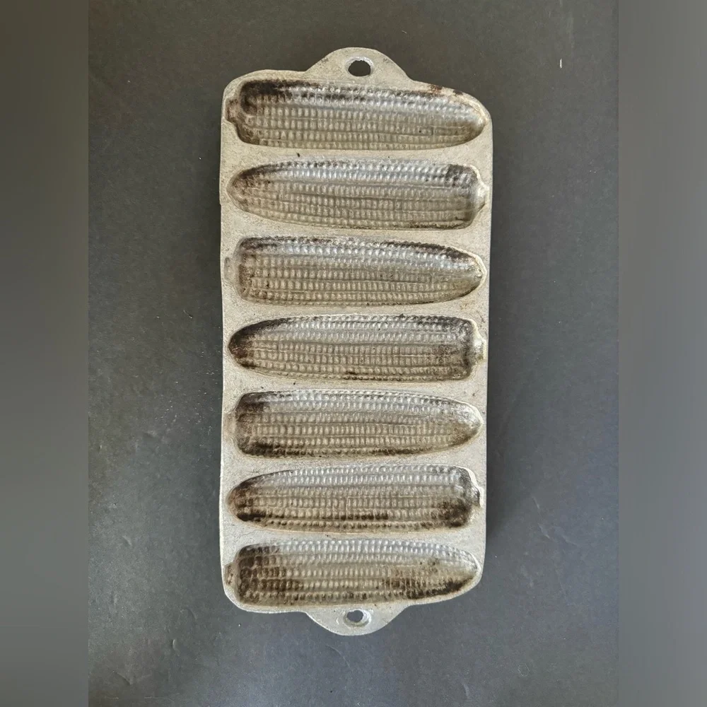 VTG 7 SLOT CORN STICK CORNBREAD BAKING PAN MOLD